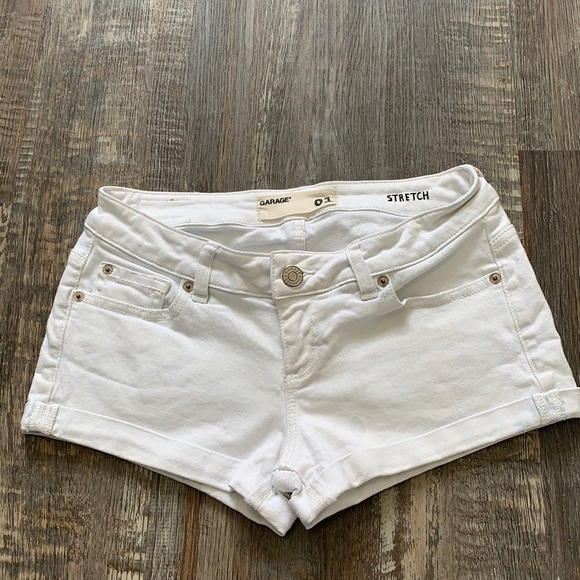 Garage cute white shorts bundle up to save - Picture 2 of 4